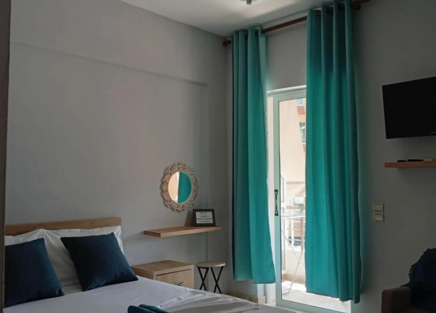 Milto'S Rooms Himare
